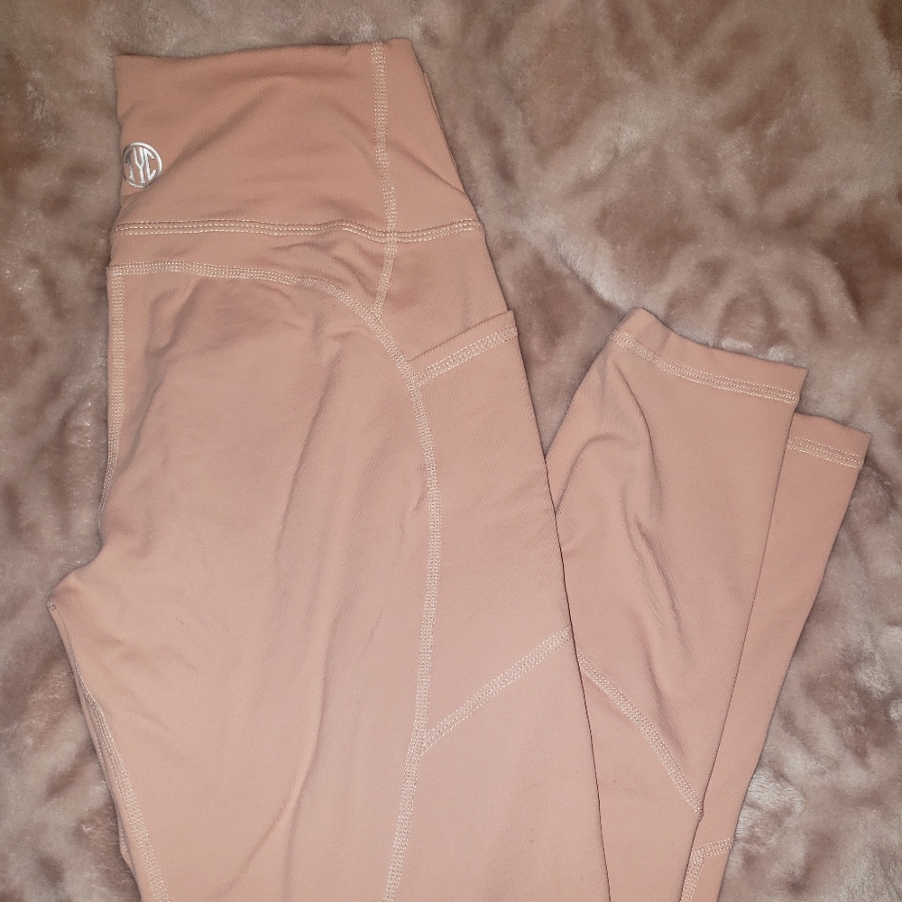 Til You Collapse Effortless Heart Booty Leggings